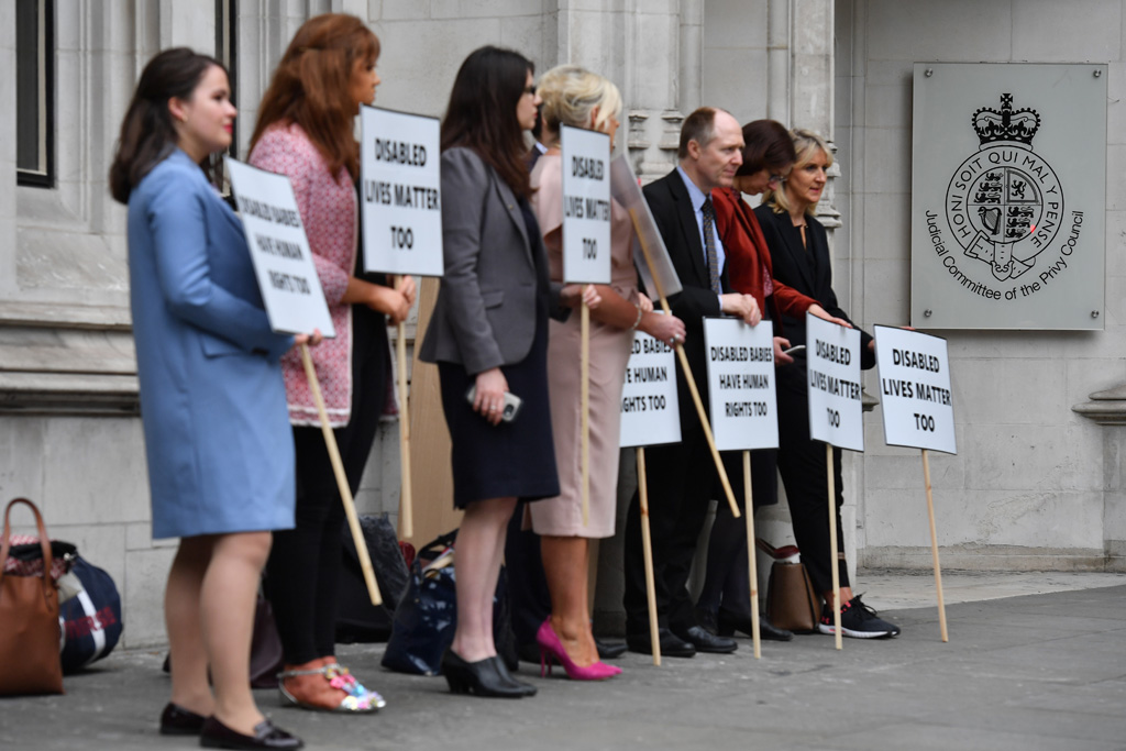 Pro-Leben-Demonstranten vor dem Supreme Court in London (7.6.2018)