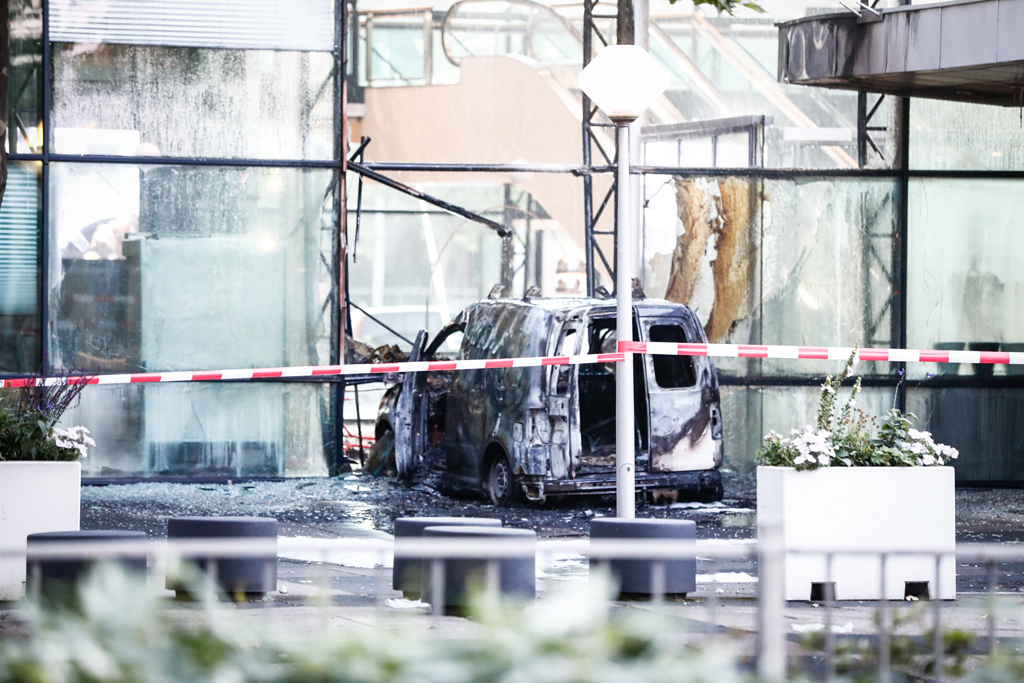 Anschlag auf Zeitungsgebäude in Amsterdam