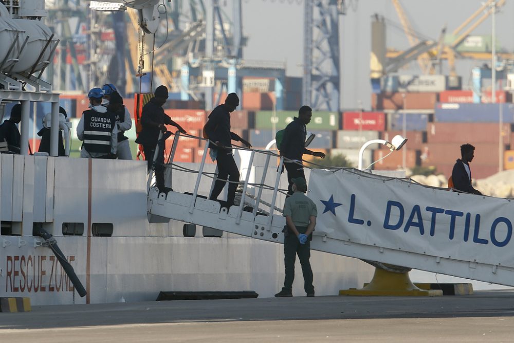 Flüchtlinge der Aquarius in Spanien (Bild: Pau Barrena/AFP)