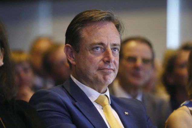 F 16 Nachfolge De Wever Stellt Sich Gegen Michel