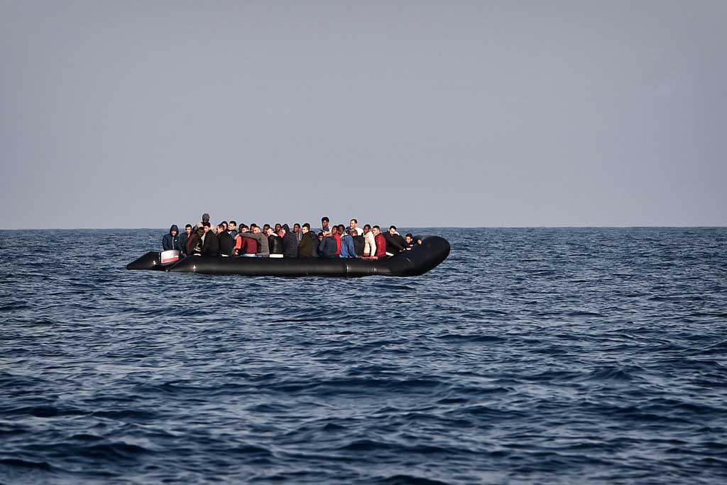 Flüchtlinge im Mittelmeer (Archivbild: Louisa Gouliamaki/AFP)