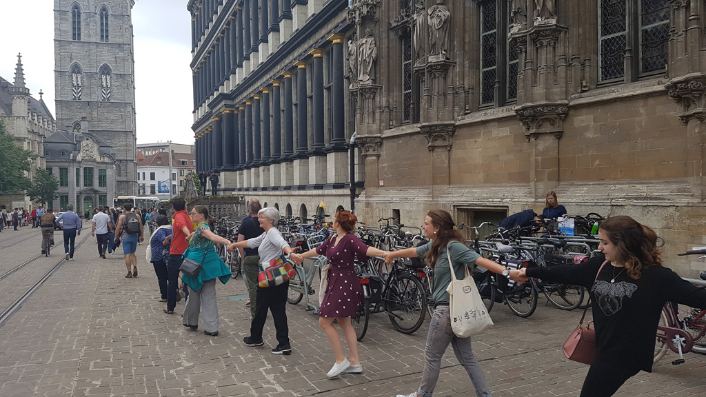 Menschenkette für Mawda in Gent