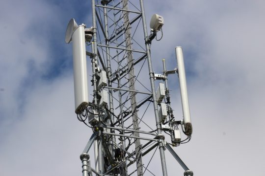 Illustrationsbild Mobilfunk Antennen (Bild: Olivier Krickel/BRF)