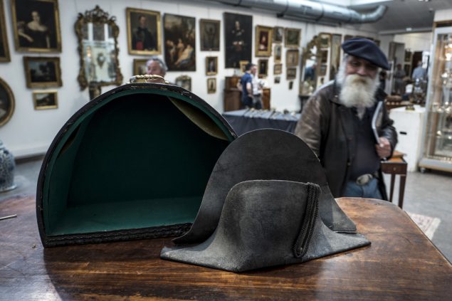 Der Zweispitz wird Napoleon zugeordnet