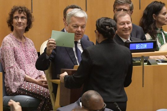 Didier Reynders bei der Abstimmung in New York (Bild: Yorick Jansens/Belga)