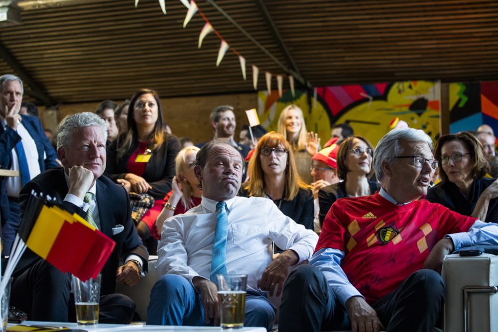 Auch Pieter De Crem, Philippe Muyters und Didier Reynders verfolgten das Spiel am Fernsehen (Bild: Laurie Dieffembacq/Belga)