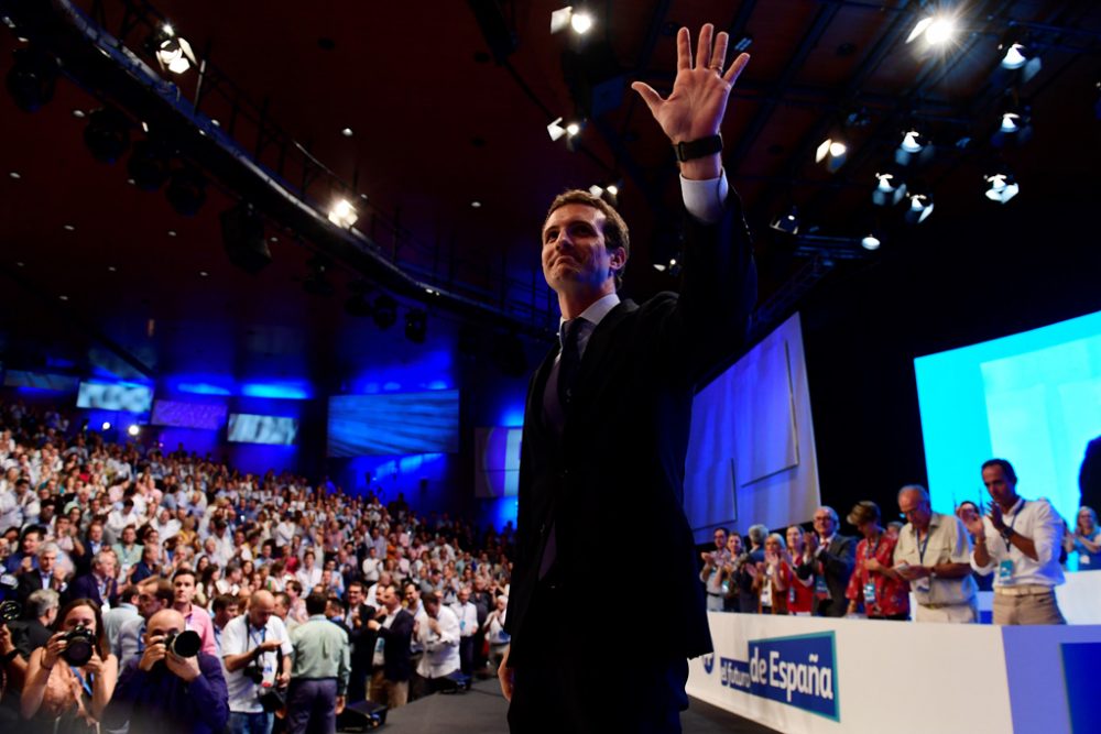 Pablo Casado zum neuen Sozialistenchef gewählt