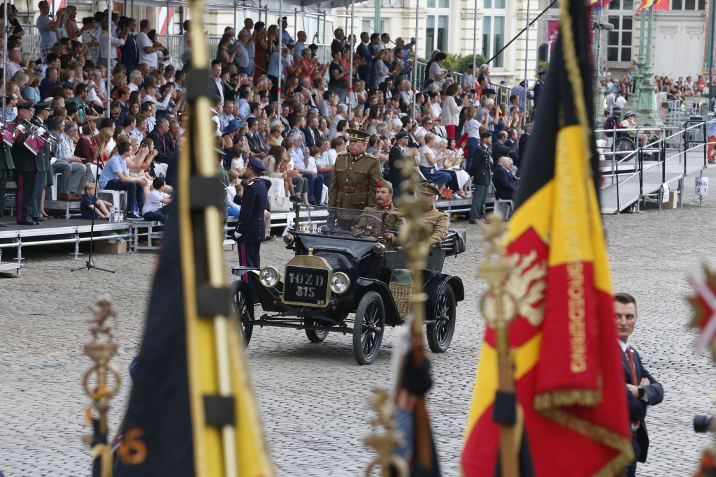 Die Parade zum Nationalfeiertag erinnert an das Ende des Weltkriegs