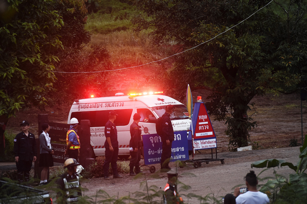 Sechs Jugendliche sind aus der Höhle gerettet und ins Krankenhaus gebracht worden