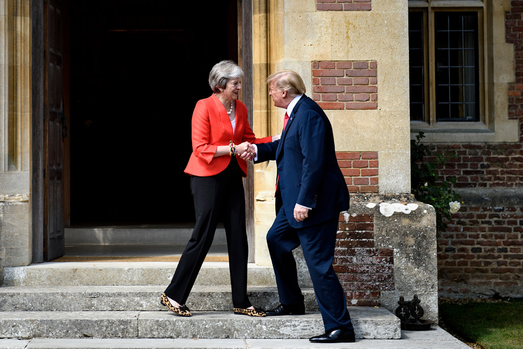 Theresa May und Donald Trump am 13. Juli in London (Bild: Brendan Smialowski/AFP)