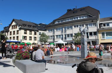 Rathausplatz in St. Vith eingeweiht (Archivbild: Michaela Brück/BRF)