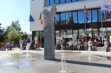 Rathausplatz in St. Vith eingeweiht (Bild: Michaela Brück/BRF)