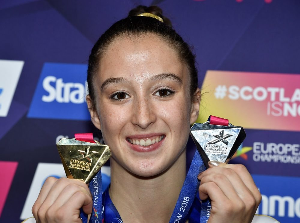 Nina Derwael holt in Glasgow Gold und Silber