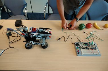 Start Elektronik: Eine Projektwoche in den Schulferien (Bild: Manuel Zimmermann/BRF)