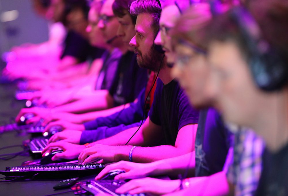 Besucher der Gamescom 2018 in Köln (Archivbild: Oliver Berg/AFP)