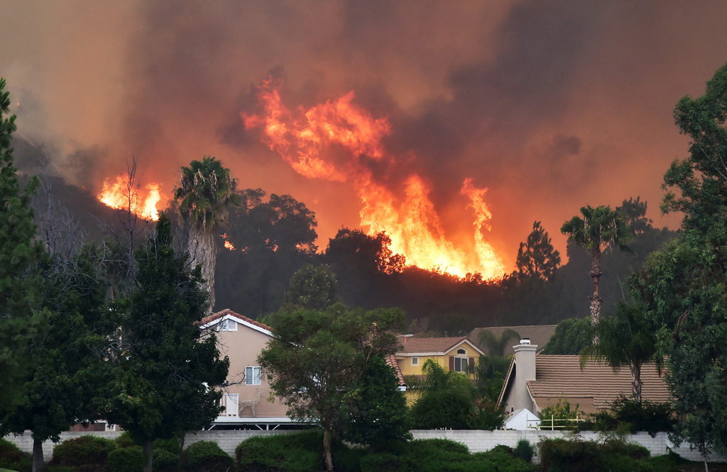 "Holy Fire" in Lake Elsinore südöstlich von Los Angeles