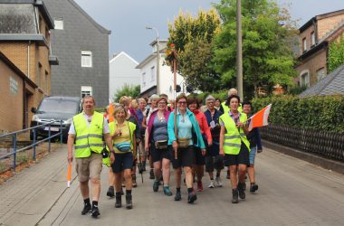 Pilger auf dem Weg nach Kevelaer (Bild: Rudi Schroeder/BRF)