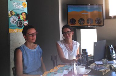 Chantal Heck und Rebecca Bastin stellten am Dienstag das diesjährige Programm von "Haaste Töne?!" vor (Bild: Lena Orban/BRF)