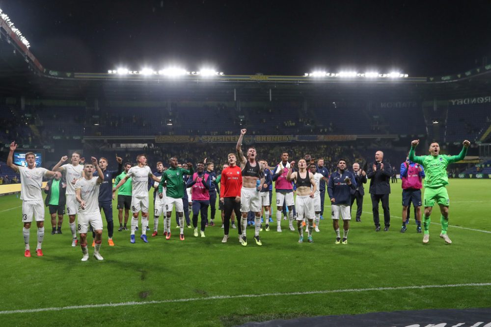 Feierlaune bei den Spielern von Racing Genk nach dem Sieg über den dänischen Club Bröndby