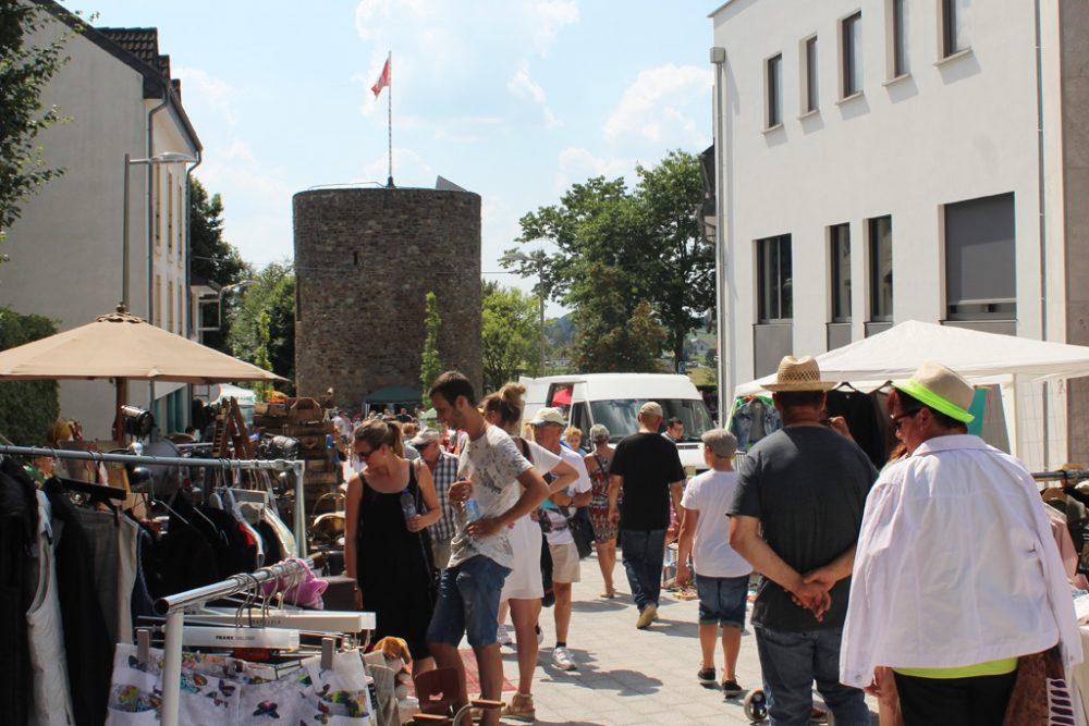 Trödelmarkt in St. Vith 2018 (Bild: Michaela Brück/BRF)