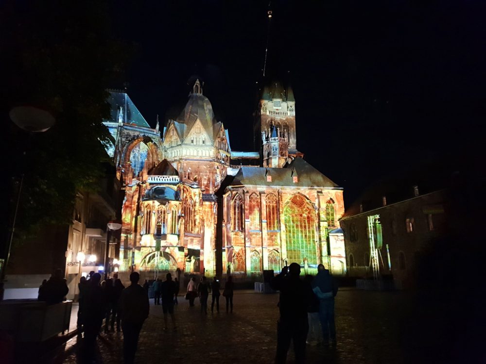 "Der Dom leuchtet" in Aachen (Bild: Lena Orban/BRF)