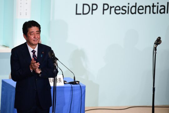 Shinzo Abe ist als Chef seiner regierenden Liberaldemokratischen Partei LDP wiedergewählt worden