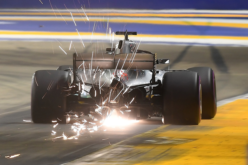 Lewis Hamilton fährt in Singapur auf Pole