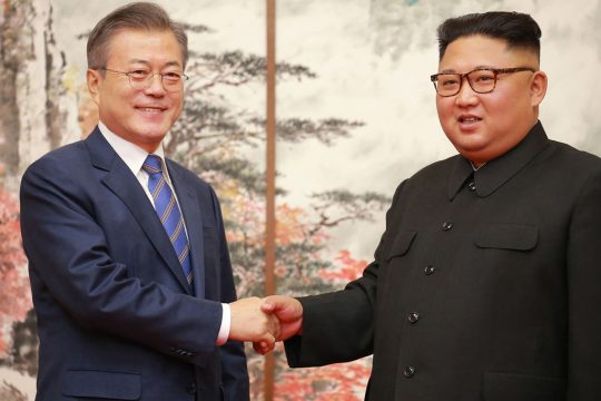 Südkoreas Präsident Moon Jae In und Nordkoreas Machthaber Kim Jong Un am 19.9.2018 in Pjöngjang