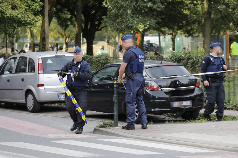 Polizeieinsatz am Brüsseler Maximilianpark (Bild: Thierry Roge/Belga)