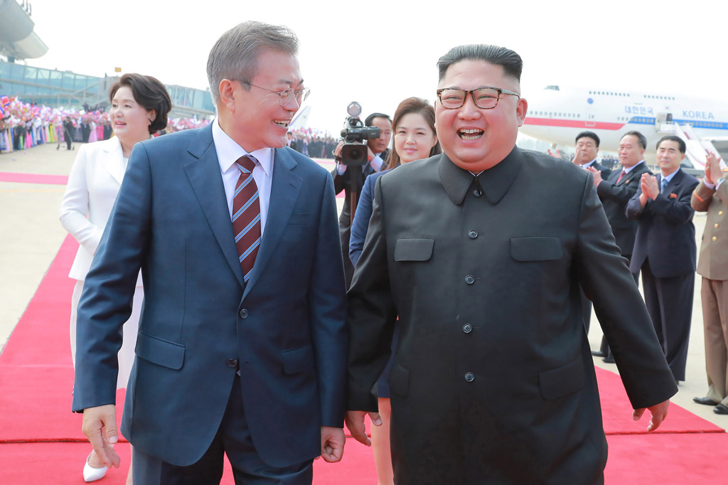 Südkoreas Präsident Moon Jae In und Nordkoreas Machthaber Kim Jong Un in Pjöngjang