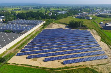 Die Firma NMC und der Energieversorger EDF Luminus haben am 10.09.2018 in Eynatten eine der größten Photovoltaikanlagen der Wallonie und die größte Ostbelgiens eingeweiht (Bild: EDF Luminus)