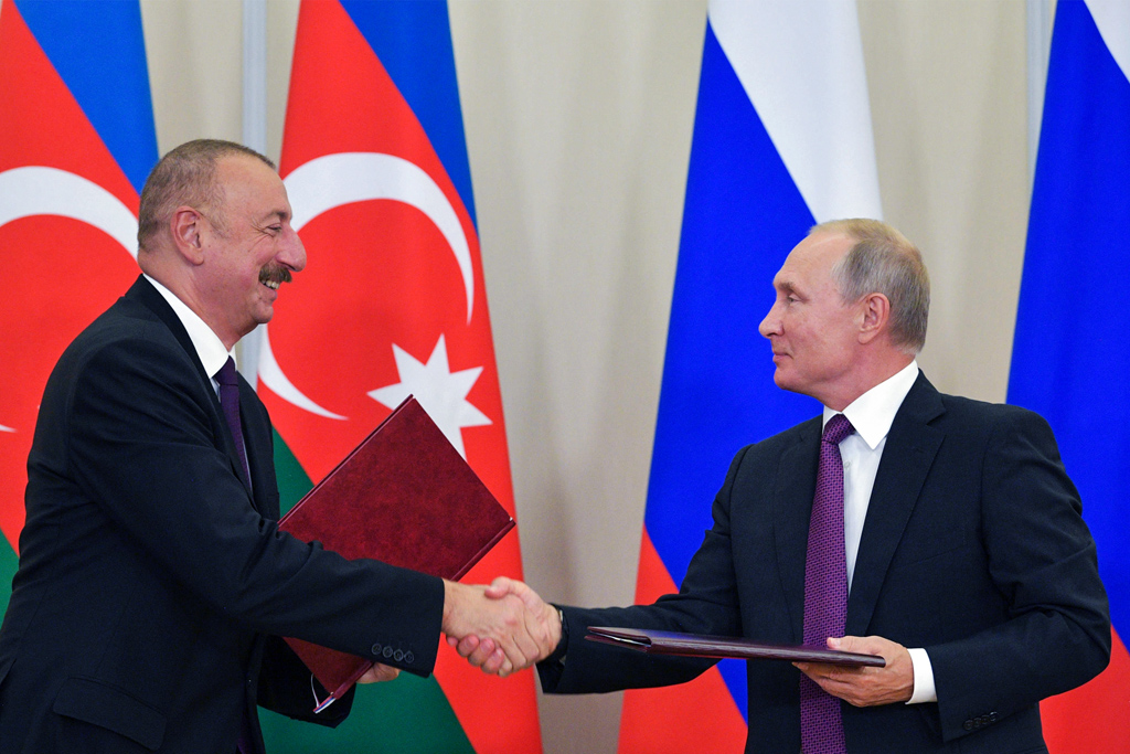 Der aserbaidschanische Staatschef Aliyev und Russland Präsident Putin (Bild: Alexey Druzhinin/Sputnik/AFP)
