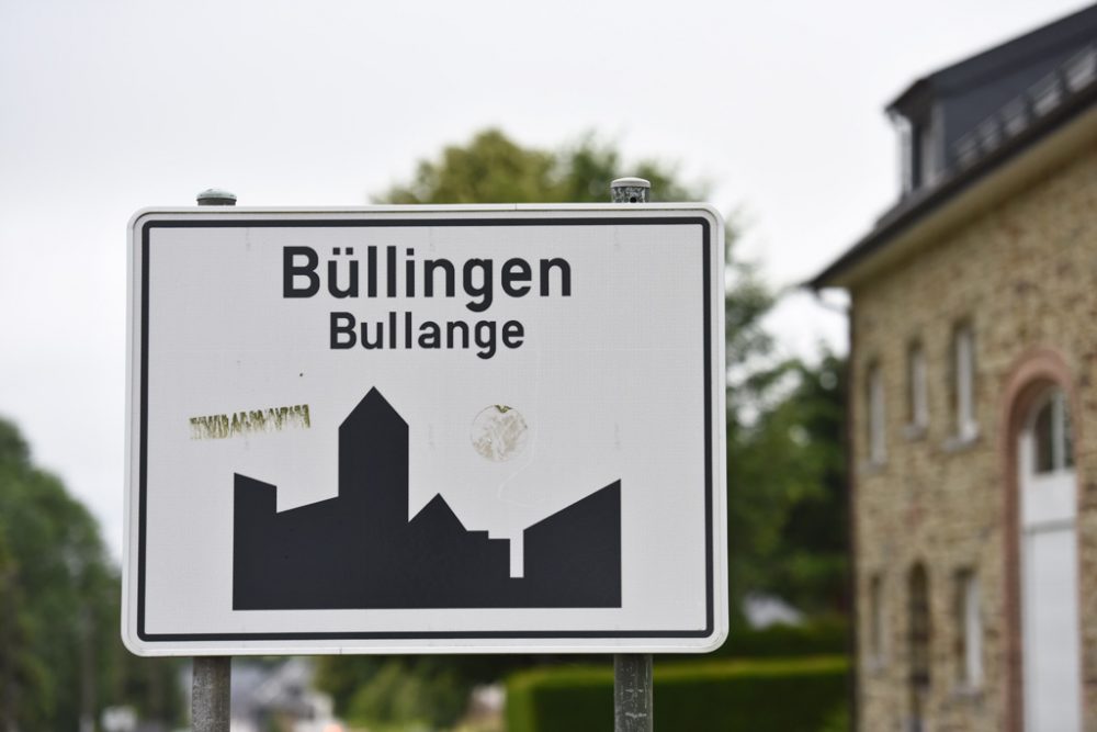 Ortschild von Büllingen