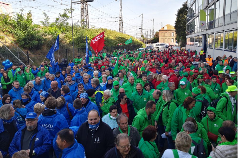 Gemeindemitarbeiter demonstrieren in Brüssel