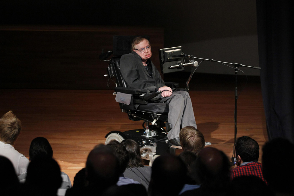 Stephen Hawking bei einer Lesung in Löwen im Oktober 2011