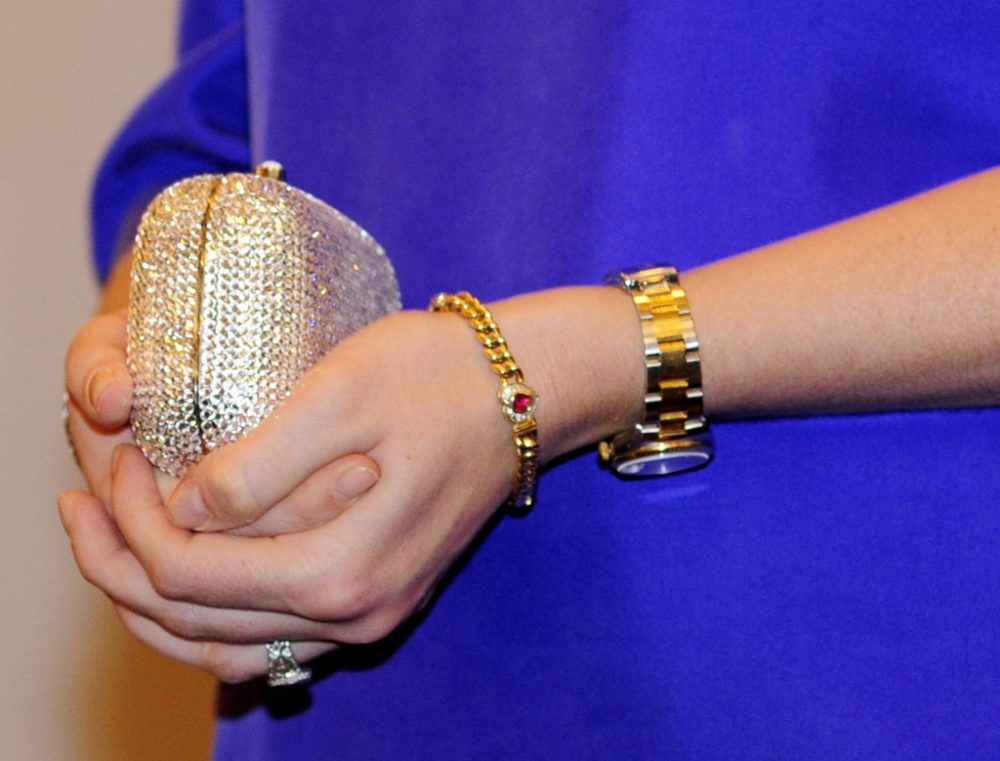 Handtasche und Juwelen von Prinzessin Mathilde am 24.3.2009