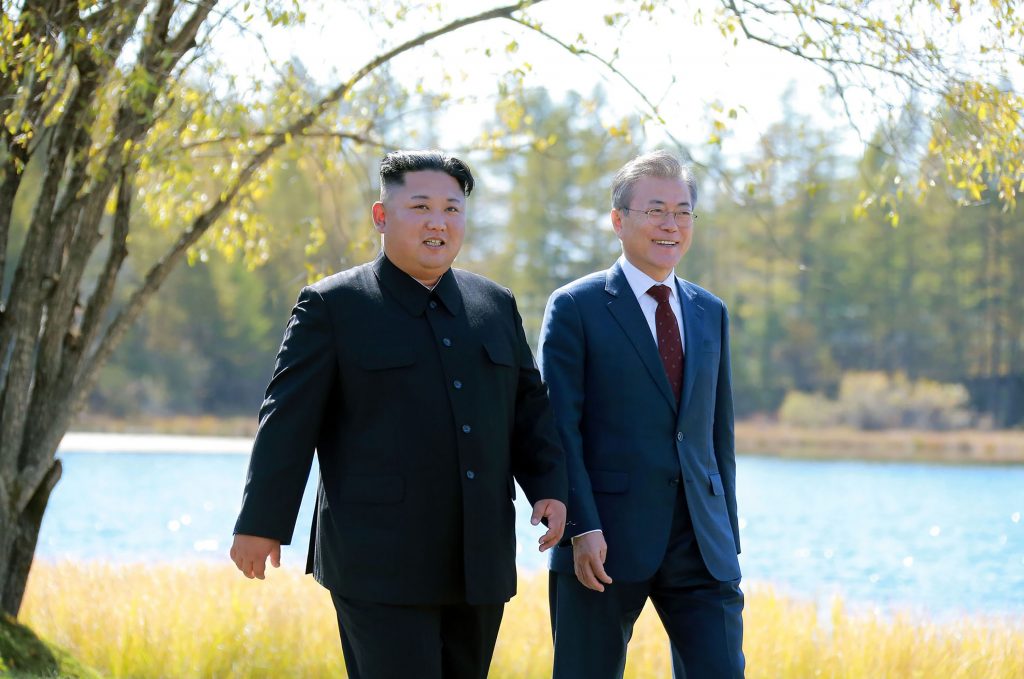 Nordkoreas Machthaber Kim Jong Un und Südkoreas Präsident Moon Jae In