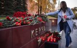 Trauer auf der Halbinsel Krim nach brutalem Angriff in einer Schule