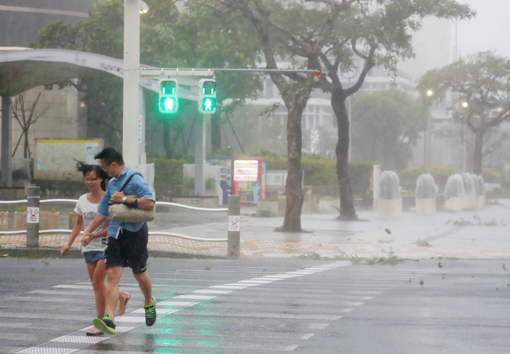 Taifun "Trami" am 29.9.2018 in Naha, Okinawa