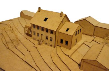 Gebäudemodell mit Vorschlägen zum Umbau und zur Erweiterung eines älteren Gebäudes (Bild: WFG Ostbelgien)