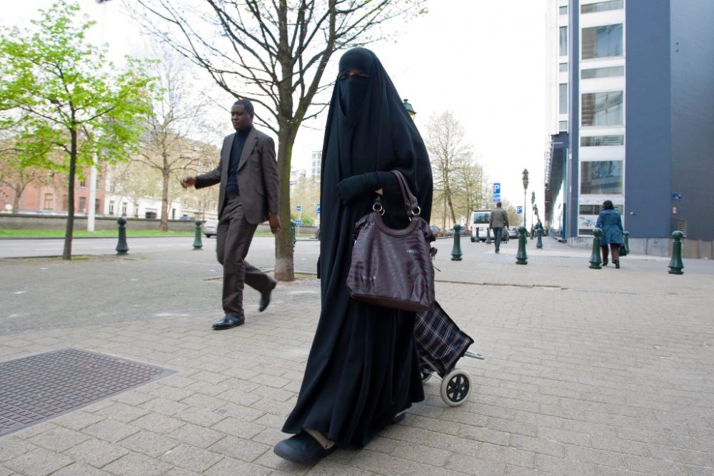 Frau in Niqab