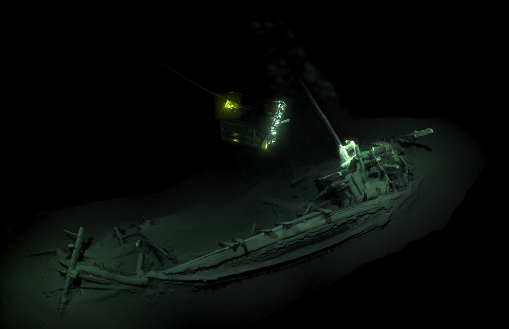 Forscher haben im Schwarzen Meer das bisher älteste erhaltene Schiffswrack entdeckt