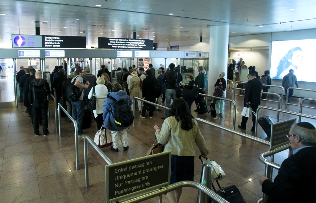 Passkontrolle am Flughafen Zaventem