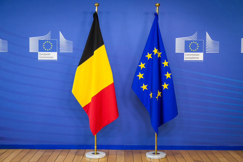 Belgien- und EU-Flagge (Illustrationsbild: Aurore Belot/Belga)