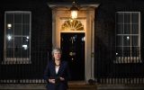 Die britische Premierministerin May in der Downing Street