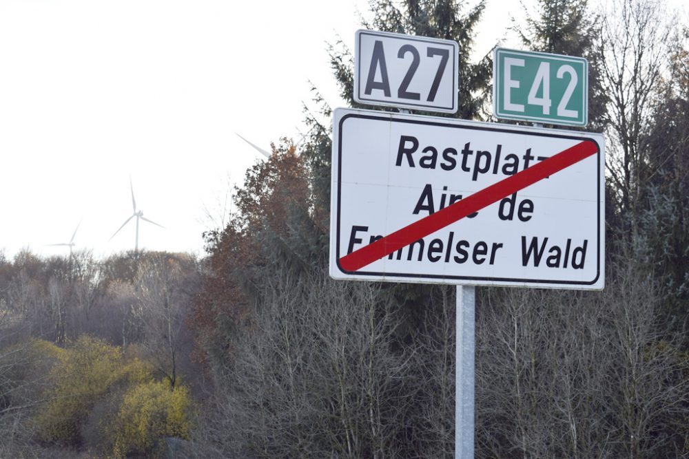 Windräder am Rastplatz Emmelser Wald