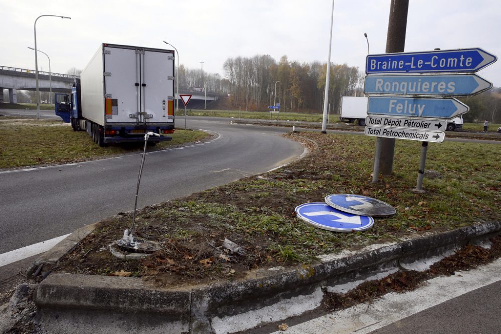 Ort der Demo der Gilets Jaunes an der Zufahrt zur E19 in Feluy am 22.11.2018