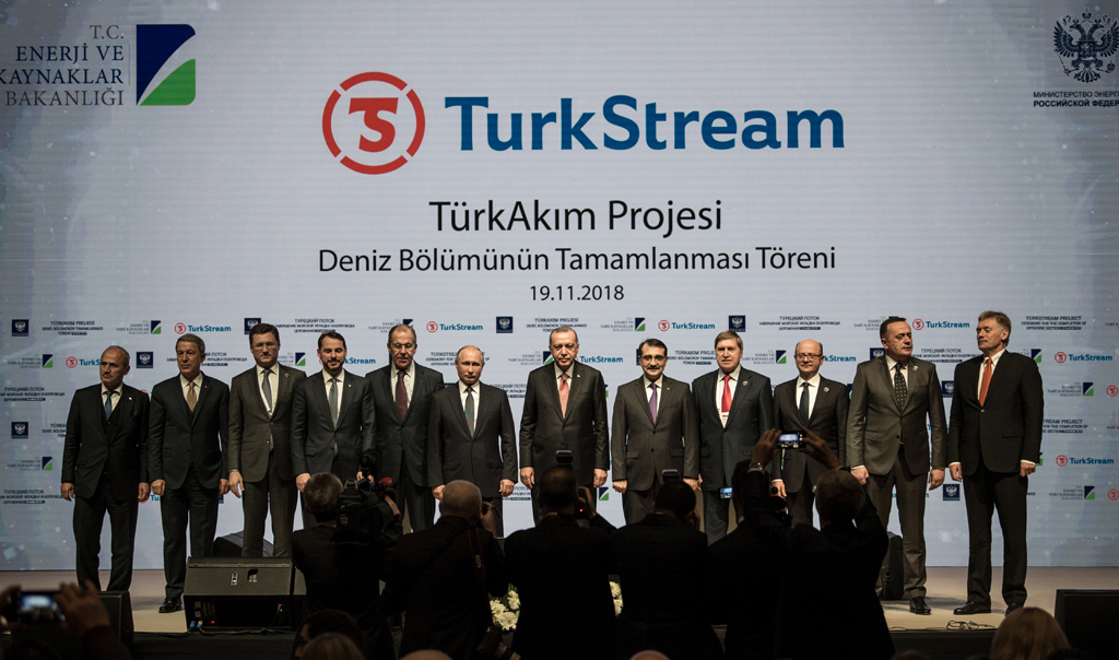 Teilabschnitt von Gaspipeline Turkish Stream eingeweiht - Erdogan und Putin (M.) am 19.11.2018 in Istanbul