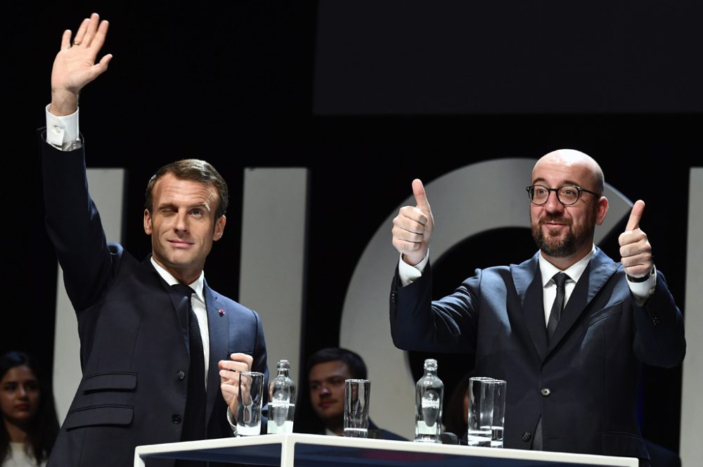 Macron und Michel in der Universität von Neu-Löwen (Bild: Eric Lalmand/Belga)