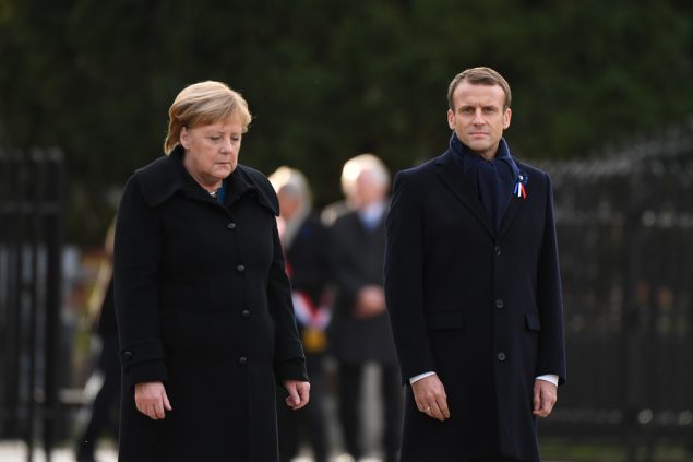 Kanzlerin Angela Merkel und Präsident Emannuel Macron in Compiegne (Bild: Alain Jocard/AFP)